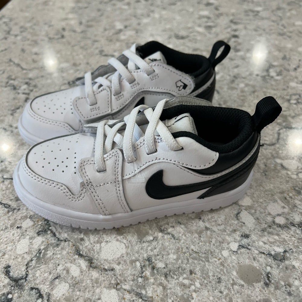Nike Kids White and Black Sneakers